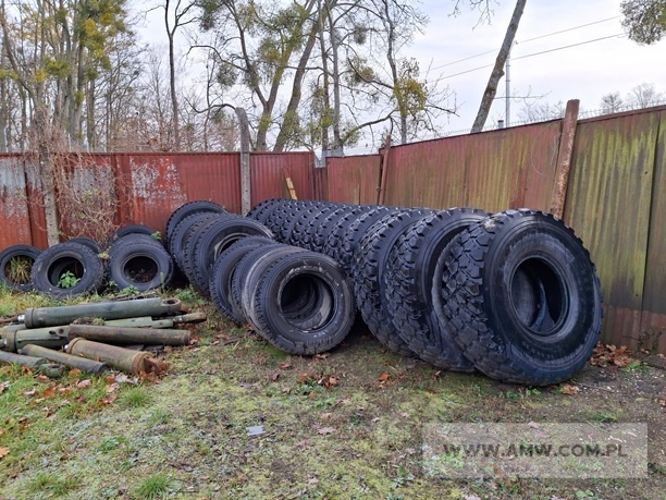 Zużyte opony (z pojazdów ciężarowych, dostawczych i osobowych nienadające się do bieżnikowania lub dalszego użytkowania, oraz zużyte dętki i ochraniacze stanowiące ok. 100 kg masy) (kod odpadu 16 01 03) 